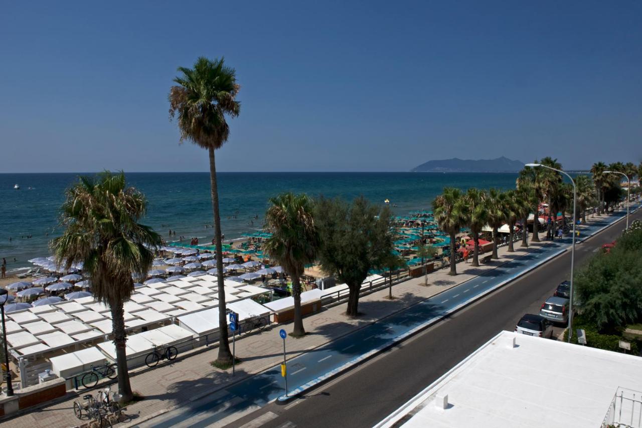 Hotel Ristorante Centosedici Terracina Buitenkant foto