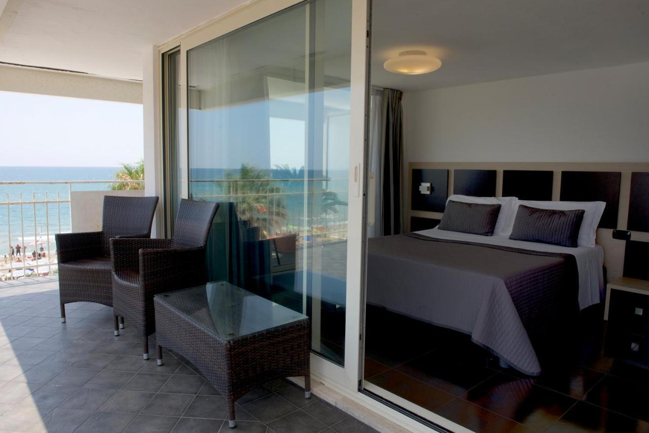 Hotel Ristorante Centosedici Terracina Buitenkant foto