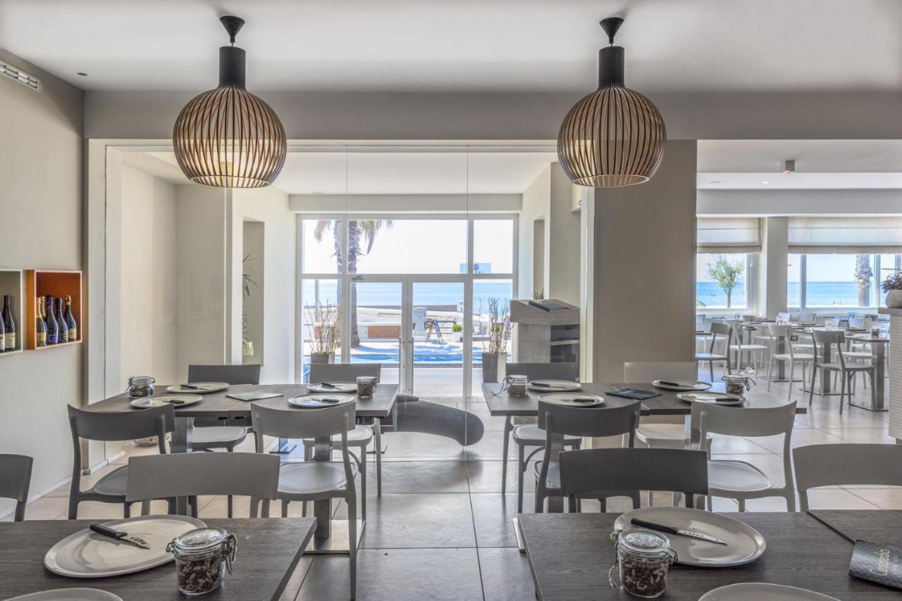 Hotel Ristorante Centosedici Terracina Buitenkant foto