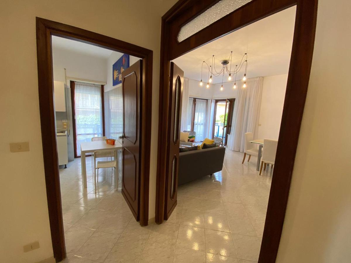 Hotel Ristorante Centosedici Terracina Buitenkant foto