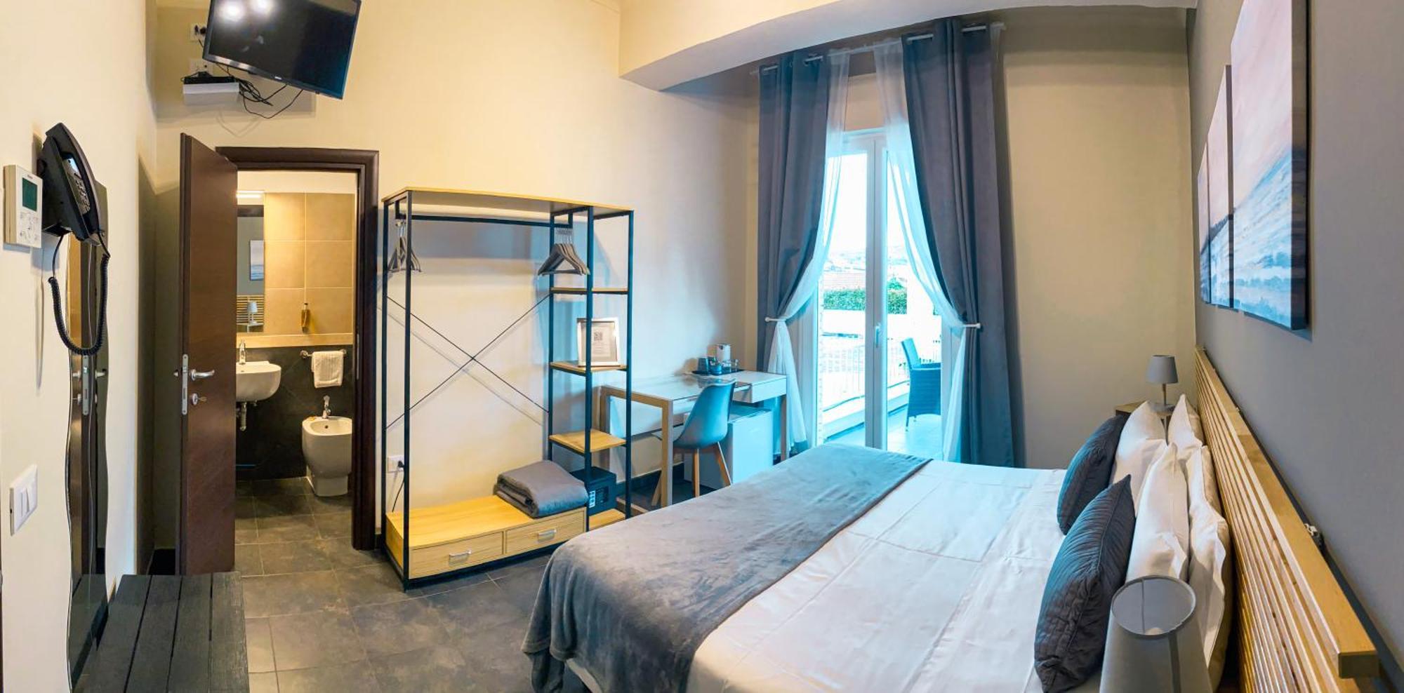 Hotel Ristorante Centosedici Terracina Buitenkant foto
